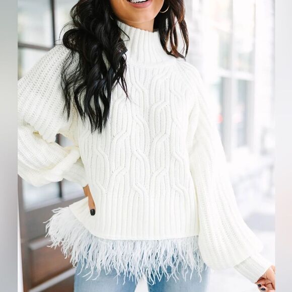 ENTRO What's Going On Cream White Feather Trim Sweater in the Size Medium - Picture 12 of 14